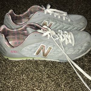 New Balance 442